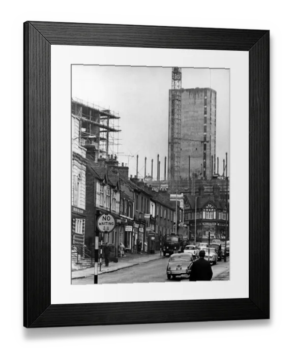 Framed Print : A 16 storey block of flats towering over Hillfields, Coventry, West Midlands