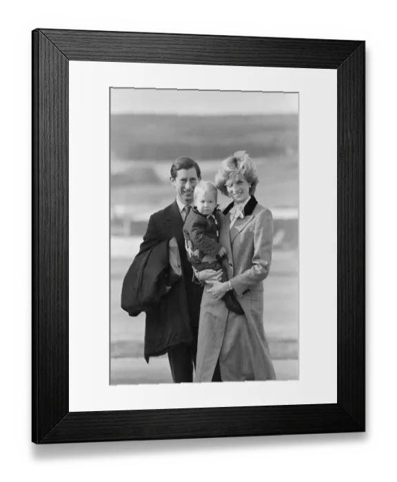 Framed Print : HRH Princess Diana, The Princess of Wales, holds her son Prince William Framed Print : HRH Princess Diana, The Princess of Wales, holds her son Prince William