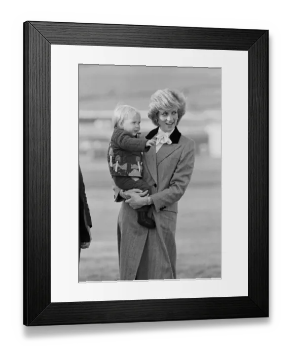 Framed Print : HRH Princess Diana, The Princess of Wales, holds her son Prince William Framed Print : HRH Princess Diana, The Princess of Wales, holds her son Prince William