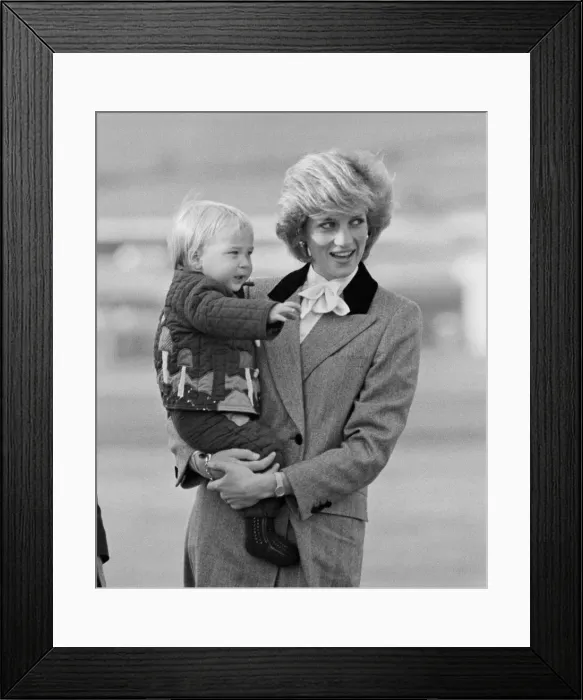 Framed Print : HRH Princess Diana, The Princess of Wales, holds her son Prince William Framed Print : HRH Princess Diana, The Princess of Wales, holds her son Prince William