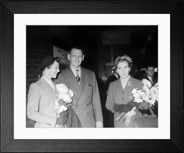 Framed Print : Fifteen year old Princess Margrethe of Denmark, pictured with her father, King Frederik Framed Print : Fifteen year old Princess Margrethe of Denmark, pictured with her father, King Frederik