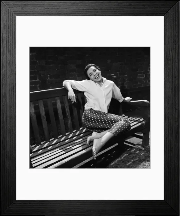 Framed Print : Shirley Bassey rehearsing for ITVs Frankie Howerd Show at ITV rehearsal studios in Framed Print : Shirley Bassey rehearsing for ITVs Frankie Howerd Show at ITV rehearsal studios in