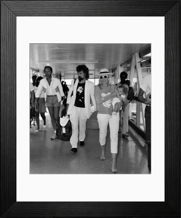 Framed Print : Billy Connolly and his wife Pamela Stephenson and their baby daughter Daisy arriving Framed Print : Billy Connolly and his wife Pamela Stephenson and their baby daughter Daisy arriving