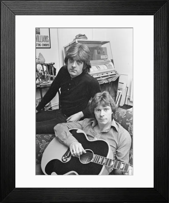 Framed Print : Nick Lowe dark shirt) and Dave Edmunds (in lighter shirt) pictured together in 1979