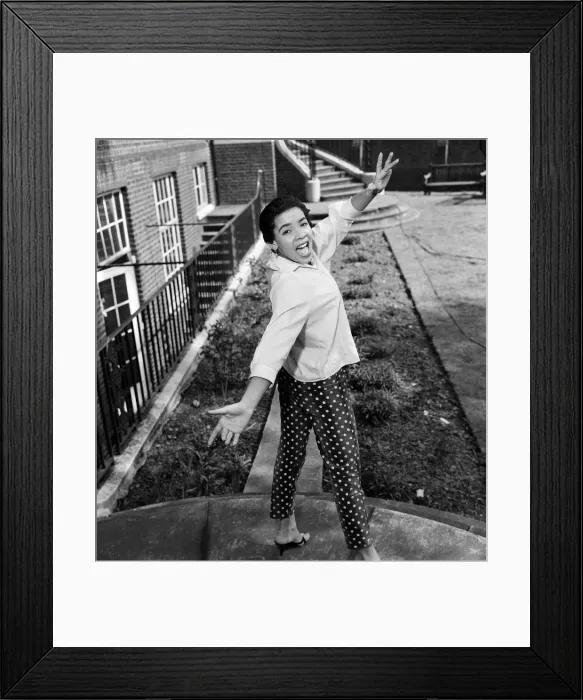 Framed Print : Shirley Bassey rehearsing for ITVs Frankie Howerd Show at ITV rehearsal studios in Framed Print : Shirley Bassey rehearsing for ITVs Frankie Howerd Show at ITV rehearsal studios in