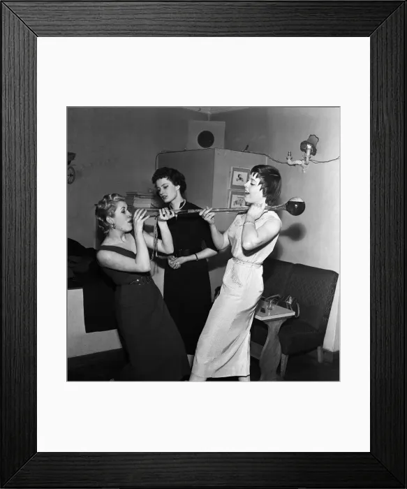 Framed Print : Linda Ridgeway from Manchester and Janet Lyndon from Leeds Framed Print : Linda Ridgeway from Manchester and Janet Lyndon from Leeds