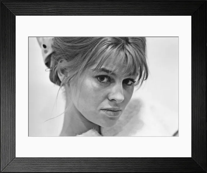 Framed Print : Julie Christie, actor, pictured on the set of the film Darling Framed Print : Julie Christie, actor, pictured on the set of the film Darling