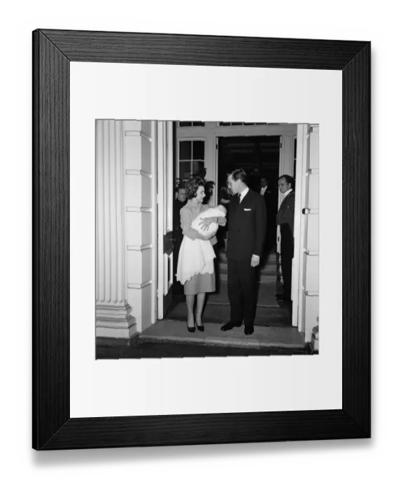 Framed Print : Princess Margaret leaves Clarence House with husband Lord Snowdon Framed Print : Princess Margaret leaves Clarence House with husband Lord Snowdon