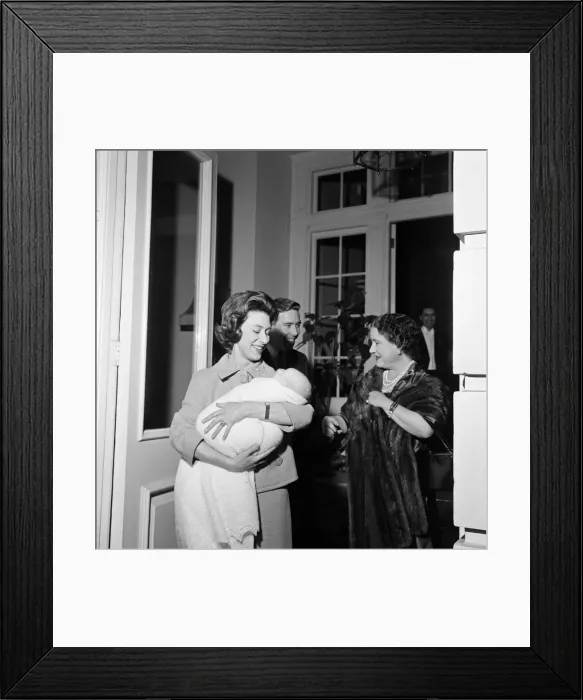 Framed Print : Princess Margaret leaves Clarence House with husband Lord Snowdon Framed Print : Princess Margaret leaves Clarence House with husband Lord Snowdon