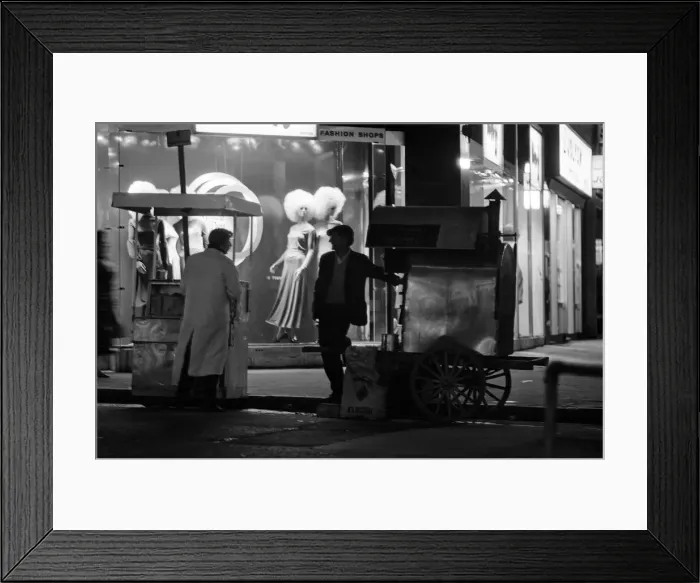 Framed Print : Street traders at the corner of Bull Street and Temple Row. Birmingham, West Midlands Framed Print : Street traders at the corner of Bull Street and Temple Row. Birmingham, West Midlands