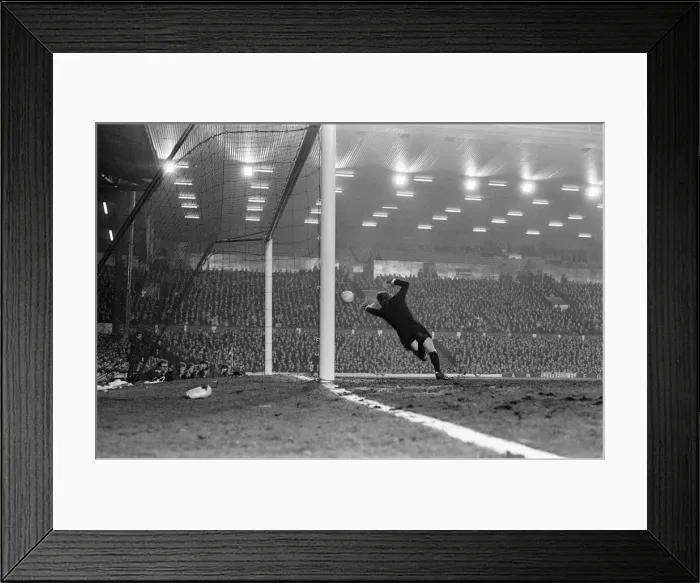 Framed Print : Liverpool 3-0 Bayern Munich, Inter-Cities Fairs Cup Quarter-final 1st Leg match Framed Print : Liverpool 3-0 Bayern Munich, Inter-Cities Fairs Cup Quarter-final 1st Leg match