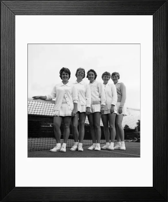 Framed Print : The Wightman Cup Tennis girls, including Ann Haydon (second left Framed Print : The Wightman Cup Tennis girls, including Ann Haydon (second left