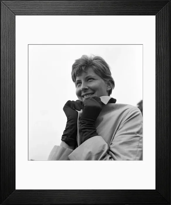 Framed Print : Bitterly cold winds greeted competitors for the Northern Lawn Tennis Tournament
