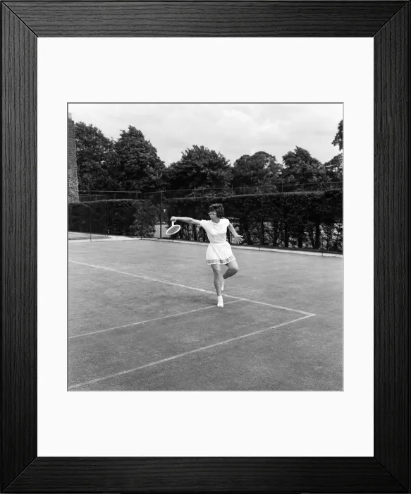 Framed Print : Billie Jean Moffitt USA (later King) pictured at Wimbledon practising for Friday