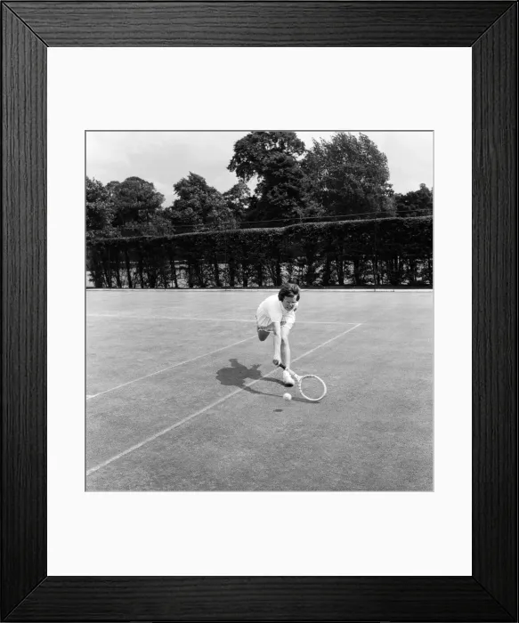 Framed Print : Billie Jean Moffitt USA (later King) pictured at Wimbledon practising for Friday