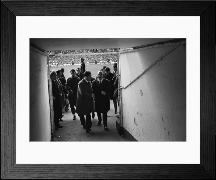 Framed Print : Manchester United 3-2 Leicester City, Division One match at Old Trafford Framed Print : Manchester United 3-2 Leicester City, Division One match at Old Trafford