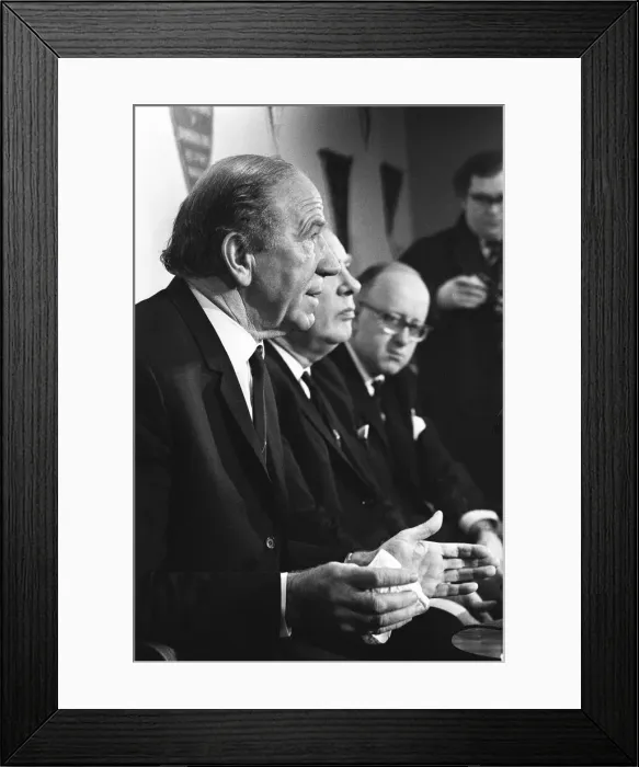 Framed Print : Sir Matt Busby, announces his resignation as Manager of Manchester United at press
