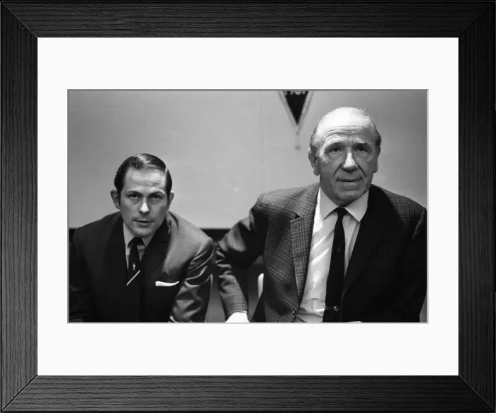 Framed Print : Sir Matt Busby, announces that Wilf McGuinness, Manchester United Assistant Trainer
