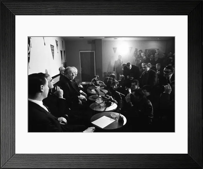 Framed Print : Sir Matt Busby, announces his resignation as Manager of Manchester United at press Framed Print : Sir Matt Busby, announces his resignation as Manager of Manchester United at press