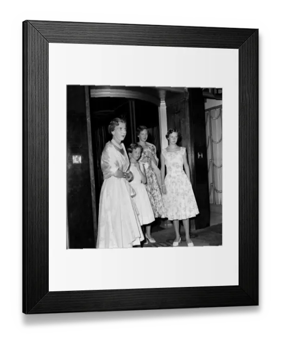 Framed Print : Queen Ingrid of Denmark pays a private visit to the Royal Opera House, Covent Garden Framed Print : Queen Ingrid of Denmark pays a private visit to the Royal Opera House, Covent Garden