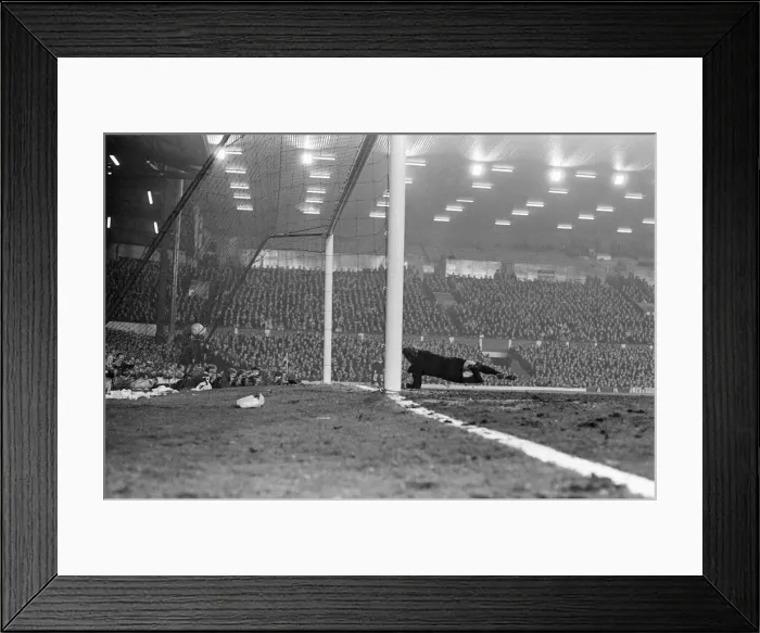 Framed Print : Liverpool 3-0 Bayern Munich, Inter-Cities Fairs Cup Quarter-final 1st Leg match Framed Print : Liverpool 3-0 Bayern Munich, Inter-Cities Fairs Cup Quarter-final 1st Leg match