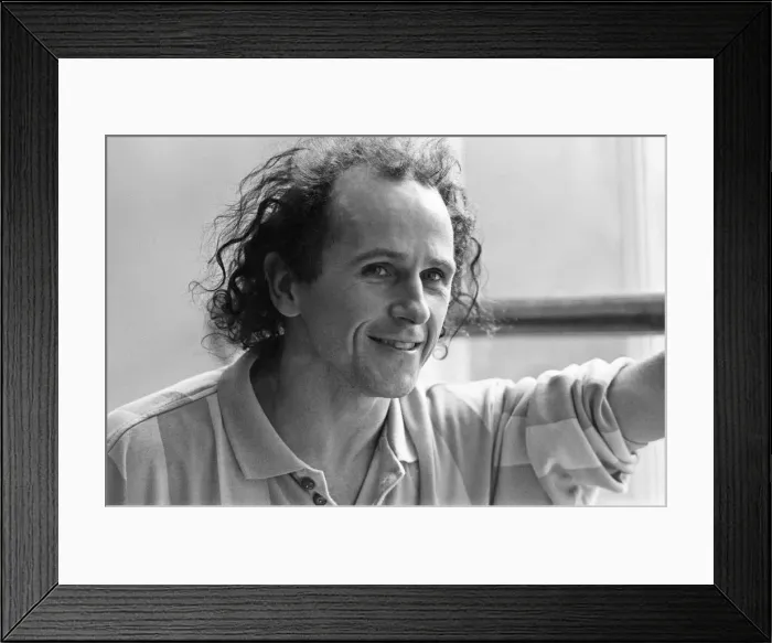 Framed Print : Wayne Sleep attends a dance class and demonstration at The Theatre Royal in Newcastle Framed Print : Wayne Sleep attends a dance class and demonstration at The Theatre Royal in Newcastle