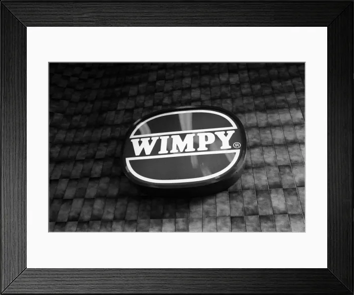 Framed Print : Wimpy restaurant, Londons West End. 11th January 1981 Framed Print : Wimpy restaurant, Londons West End. 11th January 1981
