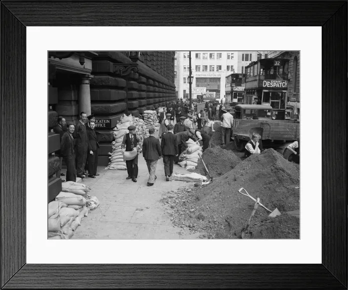 Framed Print : Birmingham City Council workmen seen here filling and sandbagging the City