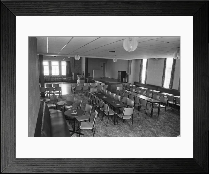 Framed Print : Eston Institute, a social club in Middlesbrough. May 1974