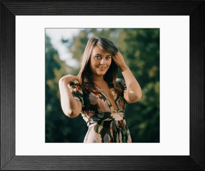 Framed Print : Lesley Anne Down, British actress, pictured at home in Primrose Hill, London Framed Print : Lesley Anne Down, British actress, pictured at home in Primrose Hill, London