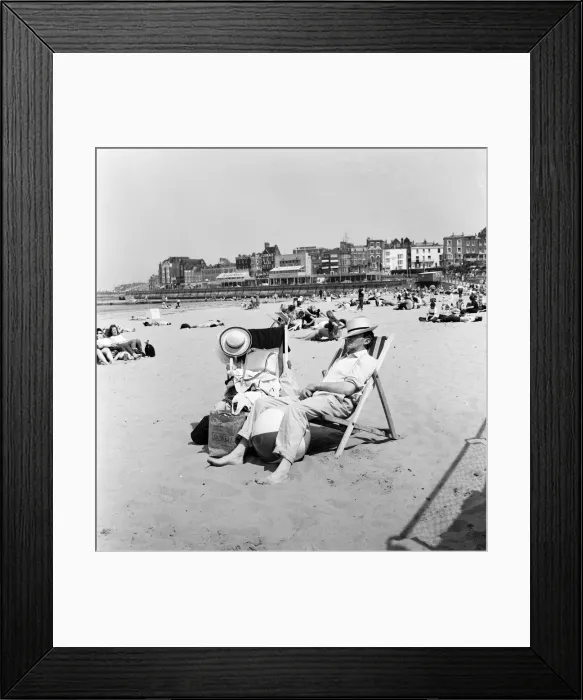 Framed Print : Holiday scenes on Whit Sunday at Margate, Kent. Pictured Framed Print : Holiday scenes on Whit Sunday at Margate, Kent. Pictured