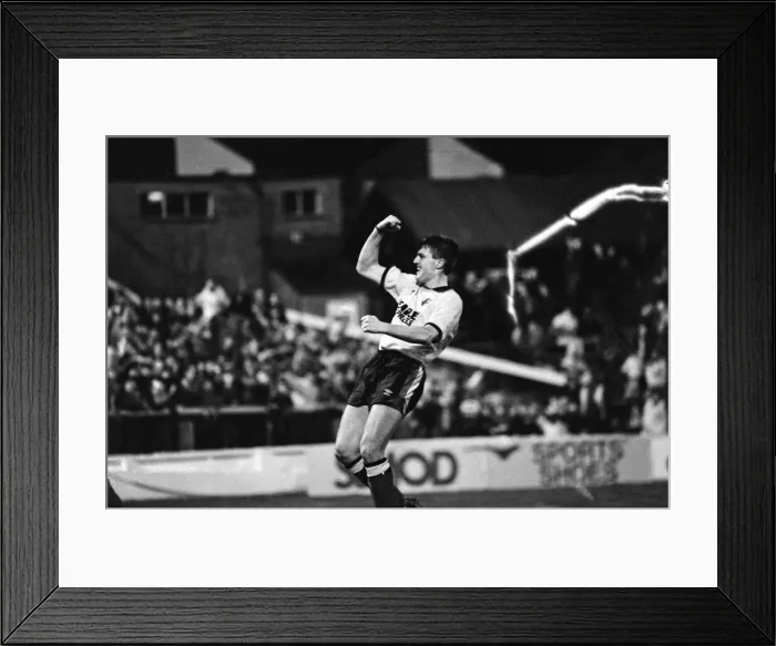Framed Print : Watford v Newcastle United, FA Cup 3rd round replay, final score 2-2. 10th January 1989 Framed Print : Watford v Newcastle United, FA Cup 3rd round replay, final score 2-2. 10th January 1989