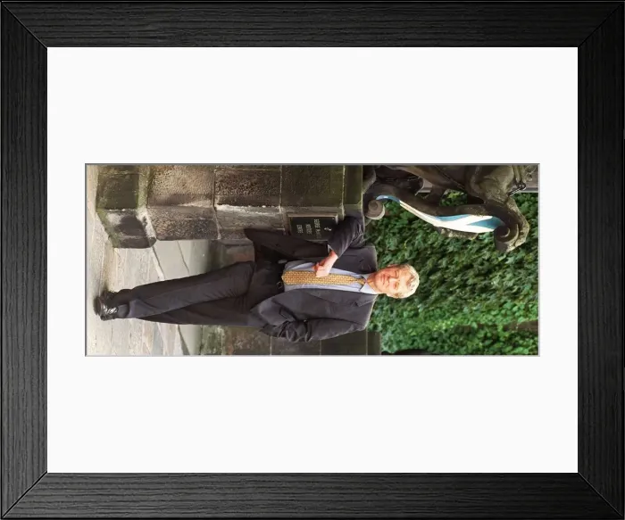 Framed Print : PADDY ASHDOWN WITH SCOTLANDs UNICORN SEPTEMBER 1997 BACKS THE YES YES CAMPAIGN IN Framed Print : PADDY ASHDOWN WITH SCOTLANDs UNICORN SEPTEMBER 1997 BACKS THE YES YES CAMPAIGN IN