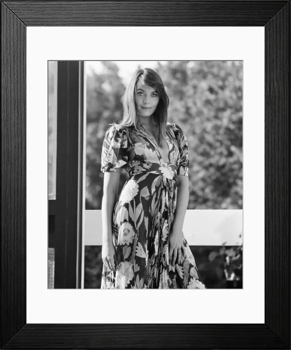 Framed Print : Lesley Anne Down, British actress, pictured at home in Primrose Hill, London Framed Print : Lesley Anne Down, British actress, pictured at home in Primrose Hill, London