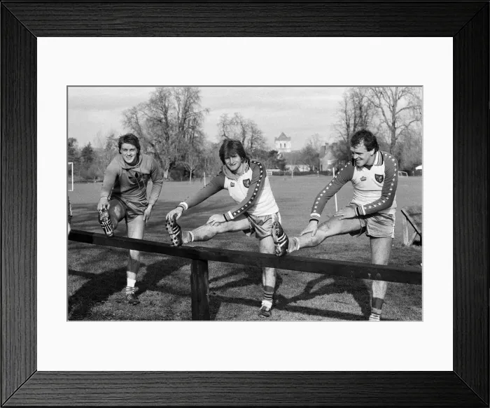 Framed Print : Norwich City F. C. are seen training today ahead of their game against Spurs Framed Print : Norwich City F. C. are seen training today ahead of their game against Spurs