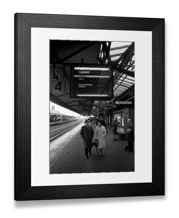 Framed Print : New train indicator boards at Reading Station. January 1975 Framed Print : New train indicator boards at Reading Station. January 1975