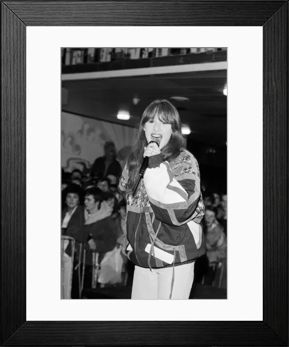 Framed Print : Thousands of young pop fans gather at the Bull Ring Shopping Centre for pop singer Framed Print : Thousands of young pop fans gather at the Bull Ring Shopping Centre for pop singer