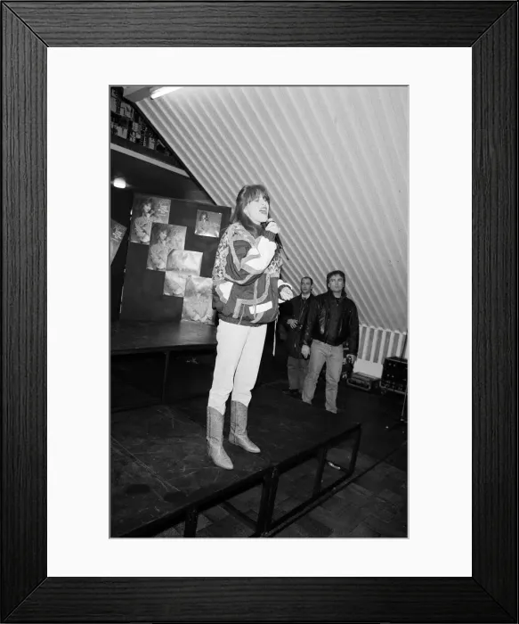 Framed Print : Thousands of young pop fans gather at the Bull Ring Shopping Centre for pop singer Framed Print : Thousands of young pop fans gather at the Bull Ring Shopping Centre for pop singer