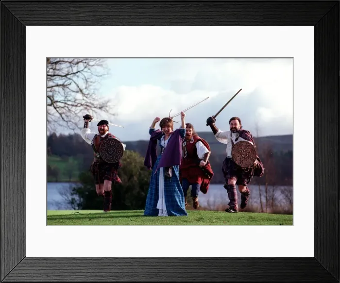 Framed Print : Lorraine Kelly dressed in the tartan February 1998 GMTV prester Framed Print : Lorraine Kelly dressed in the tartan February 1998 GMTV prester
