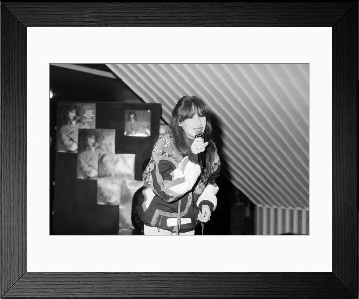 Framed Print : Thousands of young pop fans gather at the Bull Ring Shopping Centre for pop singer Framed Print : Thousands of young pop fans gather at the Bull Ring Shopping Centre for pop singer