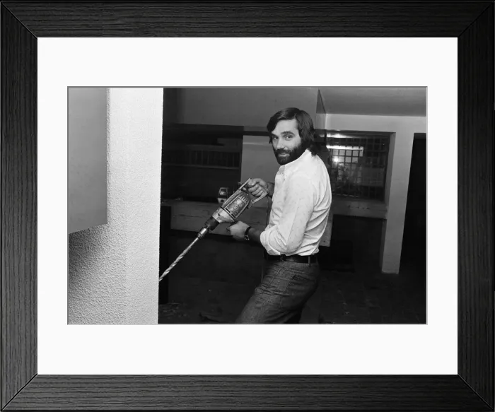 Framed Print : George Best opens a new bar. 8th August 1975 Framed Print : George Best opens a new bar. 8th August 1975