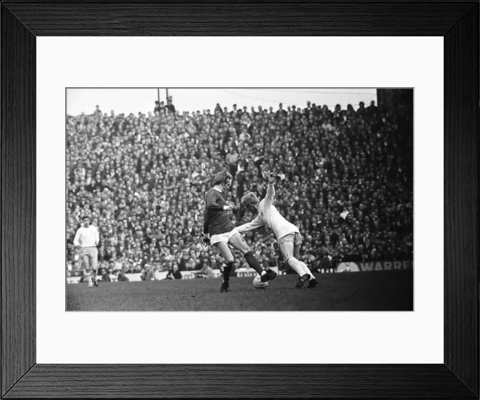 Framed Print : Manchester United 2-0 Burnley, Division One league match at Old Trafford Framed Print : Manchester United 2-0 Burnley, Division One league match at Old Trafford