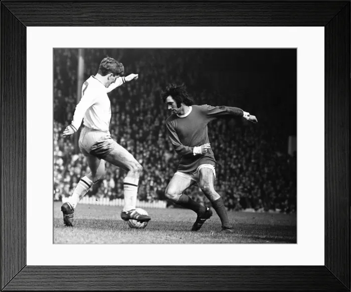 Framed Print : Manchester United 2-0 Burnley, Division One league match at Old Trafford Framed Print : Manchester United 2-0 Burnley, Division One league match at Old Trafford
