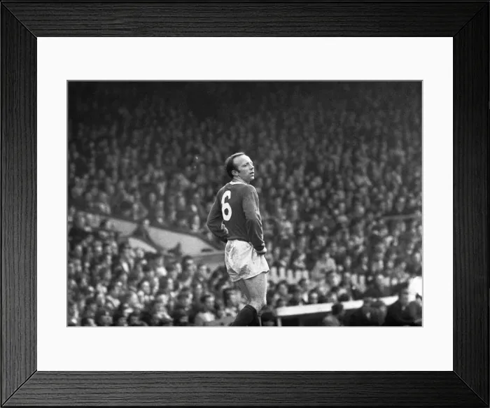 Framed Print : Manchester United 2-0 Burnley, Division One league match at Old Trafford