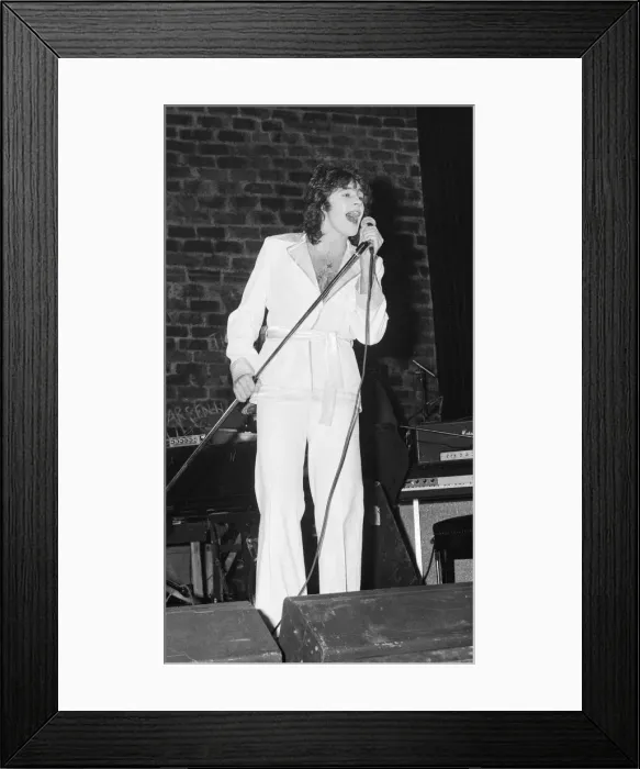 Framed Print : David Essex performs at The Liverpool Empire, Liverpool Merseyside Framed Print : David Essex performs at The Liverpool Empire, Liverpool Merseyside