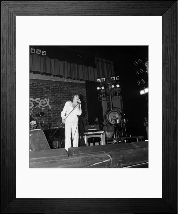 Framed Print : David Essex performs at The Liverpool Empire, Liverpool Merseyside Framed Print : David Essex performs at The Liverpool Empire, Liverpool Merseyside