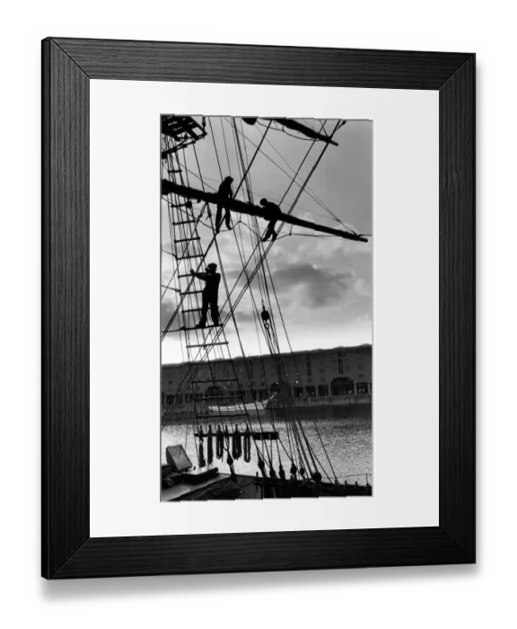 Framed Print : Albert Dock, Liverpool, Merseyside. 22nd January 1989
