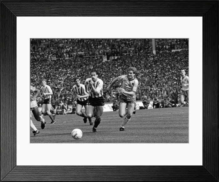 Framed Print : 1985 Milk cup final at Wembley Stadium. Final score Norwich City 1 - 0 Sunderland Framed Print : 1985 Milk cup final at Wembley Stadium. Final score Norwich City 1 - 0 Sunderland