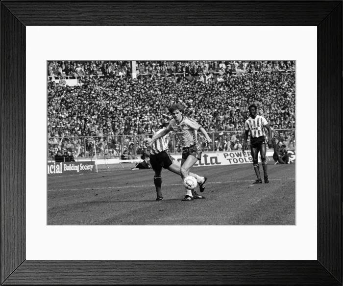Framed Print : 1985 Milk cup final at Wembley Stadium. Final score Norwich City 1 - 0 Sunderland Framed Print : 1985 Milk cup final at Wembley Stadium. Final score Norwich City 1 - 0 Sunderland