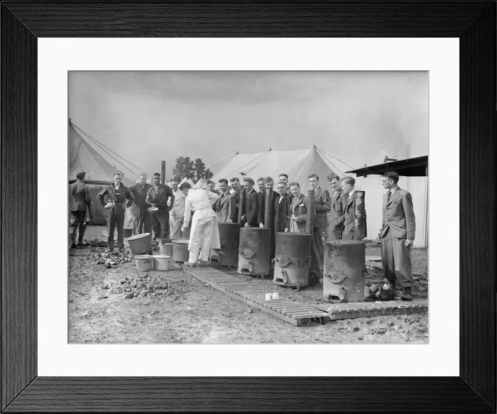 Framed Print : Some of the Militiamen from Birmingham and the Midlands arriving at Whittington Barracks Framed Print : Some of the Militiamen from Birmingham and the Midlands arriving at Whittington Barracks